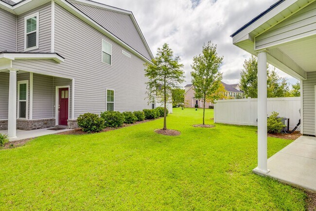 Building Photo - 225 Sonoma Dr