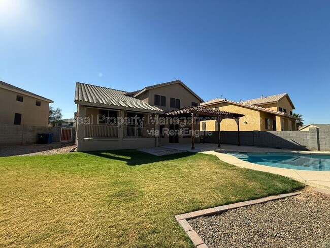 Building Photo - 8014 W Pima St