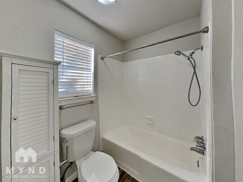 Building Photo - 612 S Rough Creek Ct