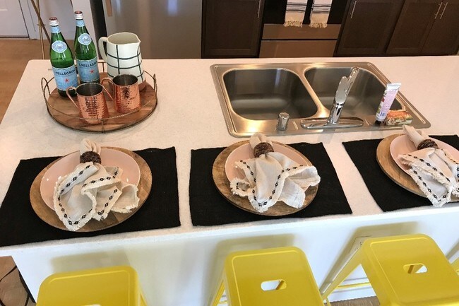 Building Photo - Campus Walk