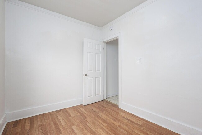 Building Photo - 4224 Lois St