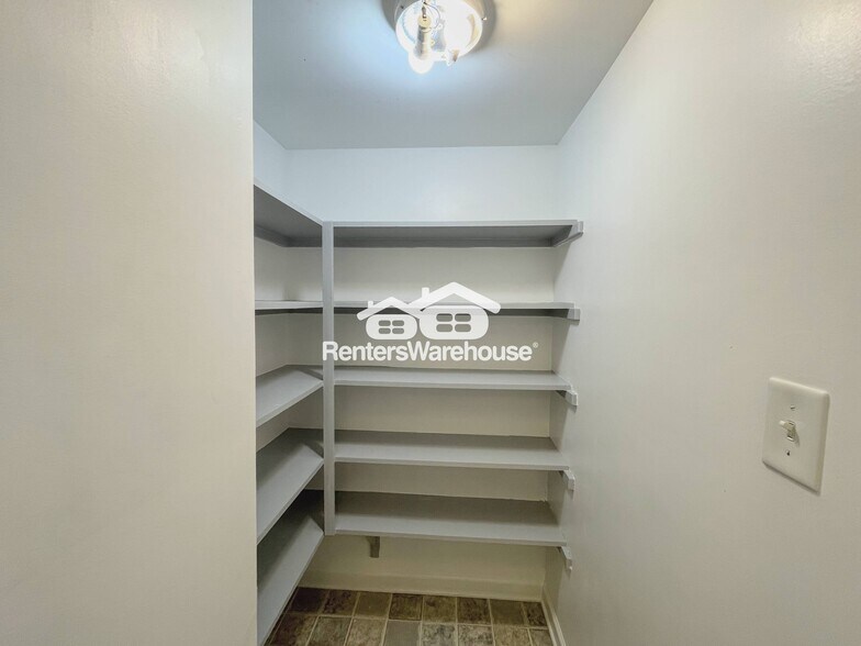 Building Photo - 2514 Leytonstone Dr