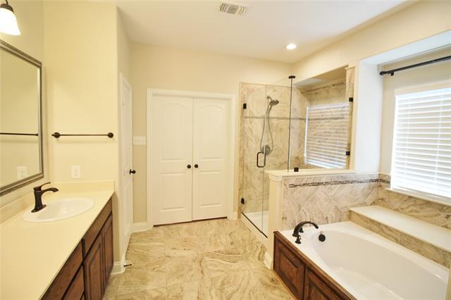 Building Photo - 1713 Fair Oaks Ln