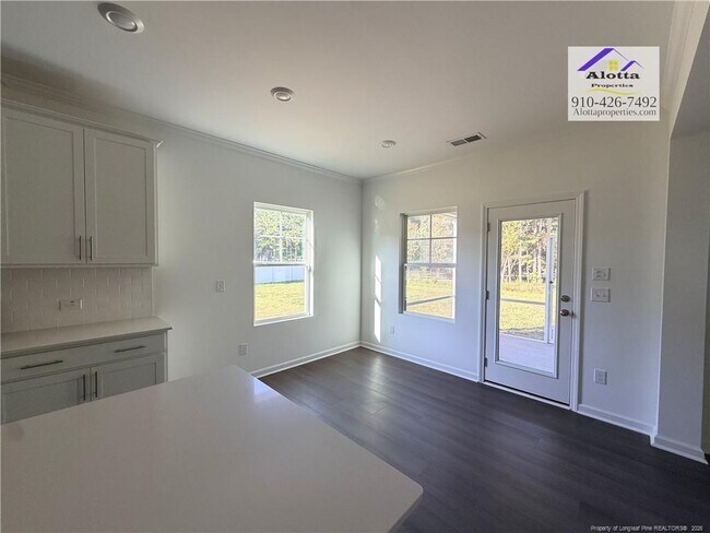 Building Photo - 156 Hanover Dr