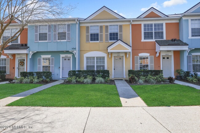 Primary Photo - 12311 Kensington Lakes Dr