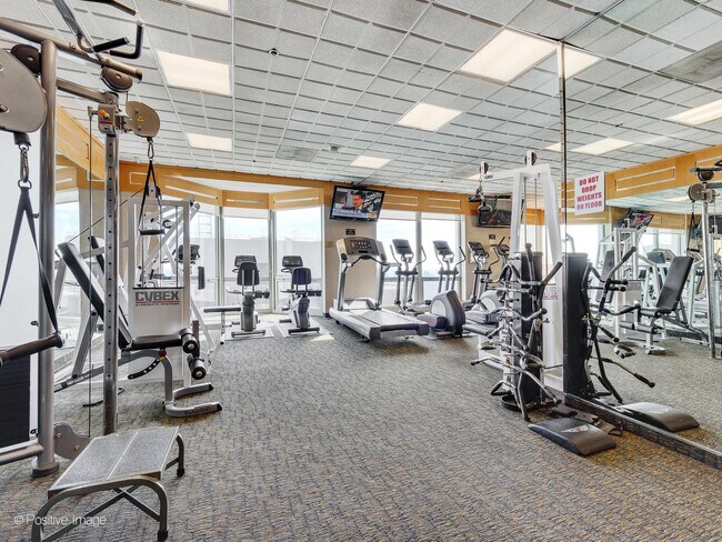 Building Photo - 195 N Harbor Dr