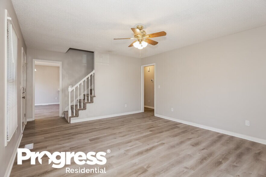 Building Photo - 201 Linville Ct