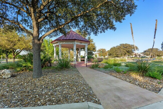 Building Photo - 313 Greenside Ln