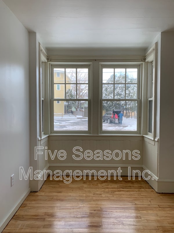 Building Photo - 32 Intervale Ave