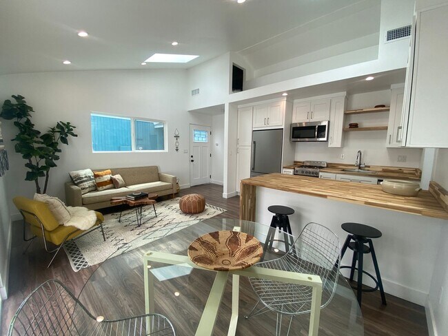 Building Photo - 5135 N Eagle Rock Blvd