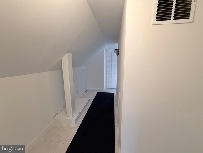 Building Photo - 2207 Luzerne Ave