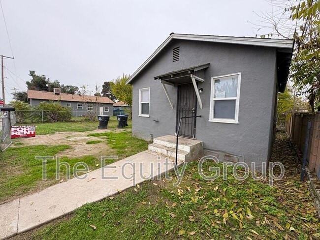 Building Photo - 311 E Grove Ave