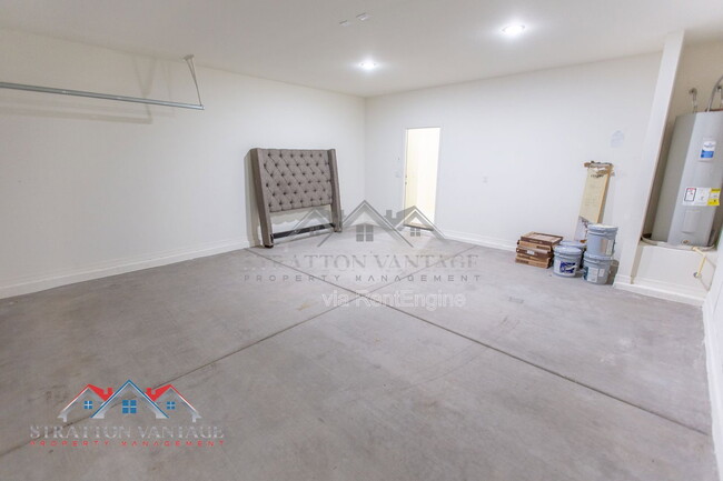 Building Photo - 5771 E Thetis Dr