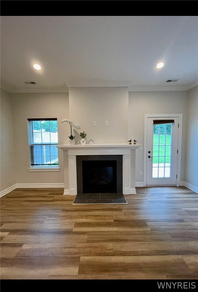 Building Photo - 5281-5287 Chestnut Ridge Rd