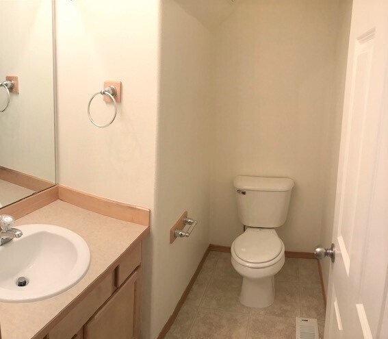 Building Photo - Mill Creek Beauty-Newly Updated and Rent Ready!