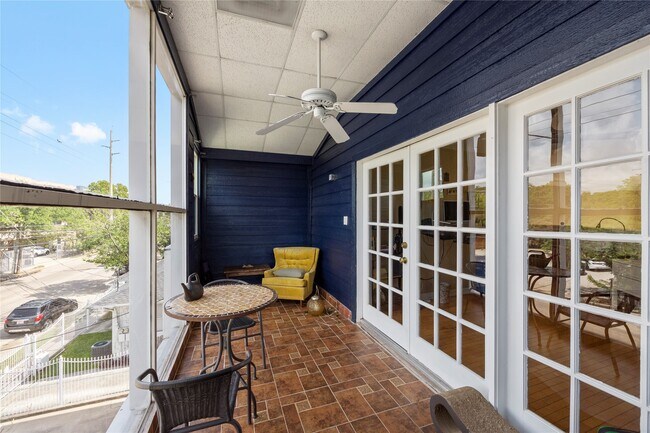 Building Photo - 2415 Dunlavy St