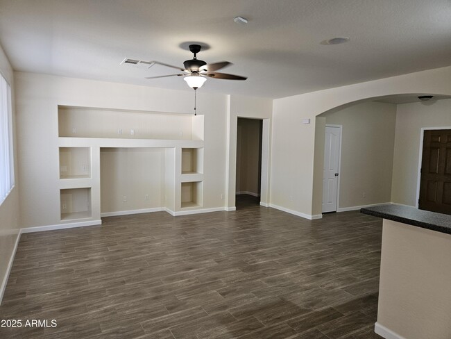 Building Photo - 14574 W Shaw Butte Dr