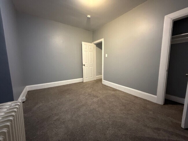 Building Photo - Spacious 3-Bedroom Home with Modern Interior Finishes