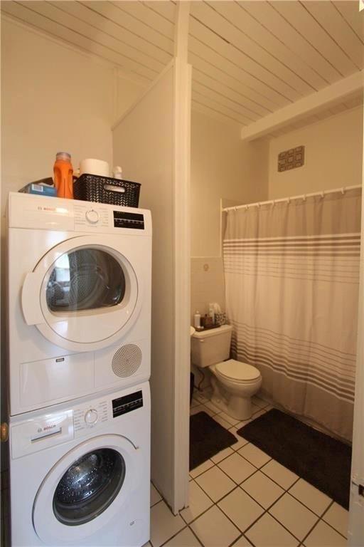 Building Photo - 167 Coggeshall Ave