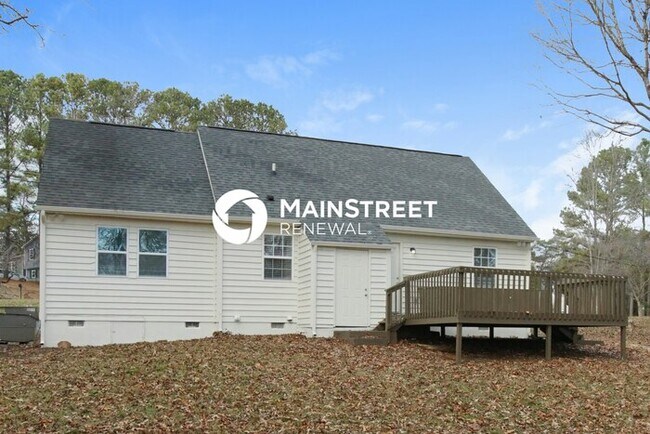 Building Photo - 3 Bedroom Pet-Friendly Home in KNOXVILLE, TN with Main Street Renewal
