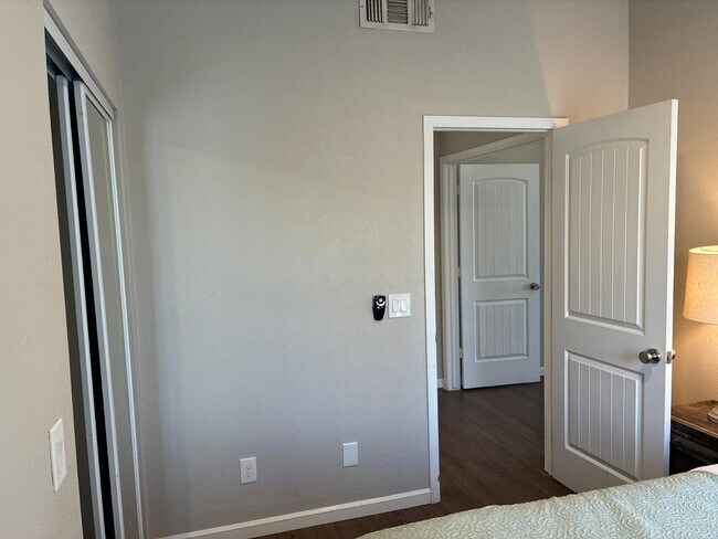 Building Photo - 13717 N 80th Ave