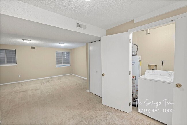 Building Photo - 3BD Condo in Gated Community  - Security Deposit Waiver Available