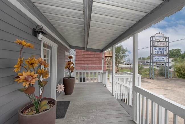 Building Photo - 715 Grand Ave