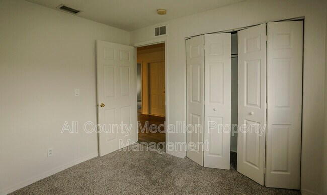 Building Photo - 2511 Hightower Ave S