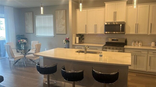 Building Photo - 2320 Stratten Dr
