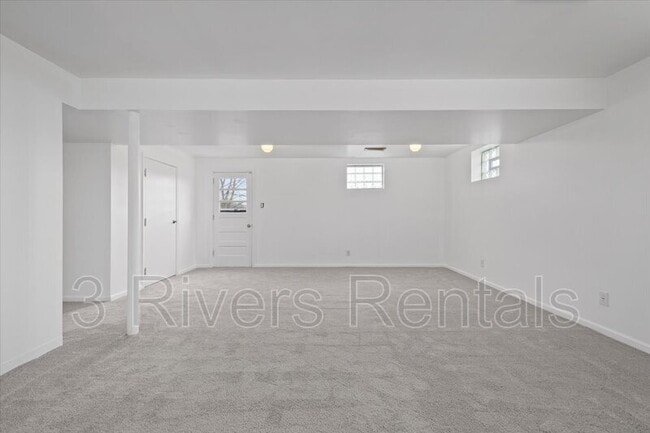 Building Photo - 1303 Cloverdale St