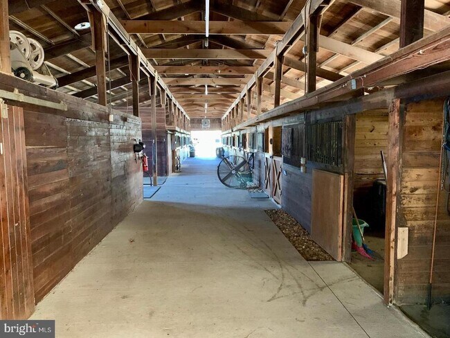 Building Photo - 1117 Aquia Dr