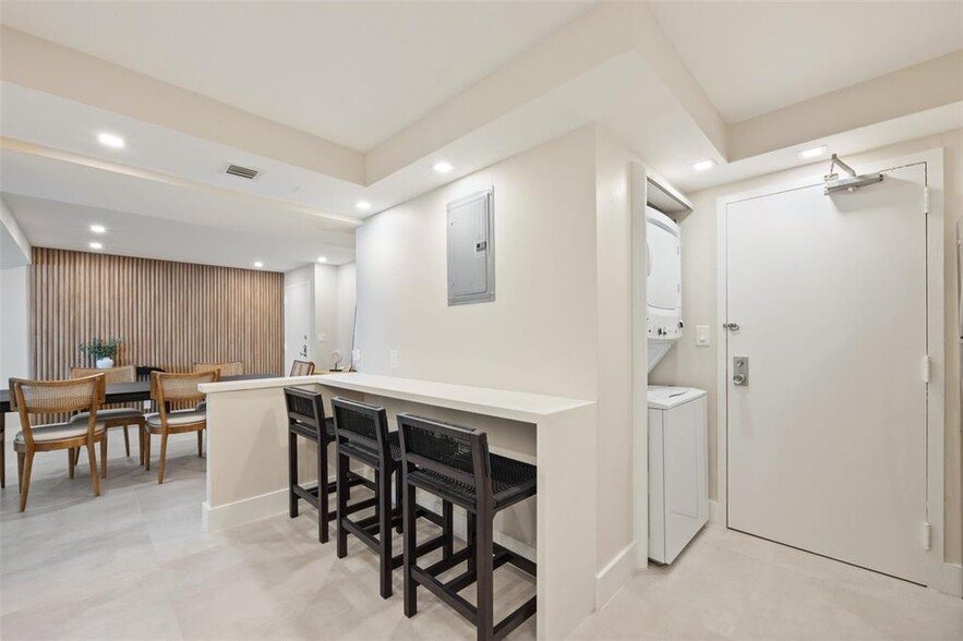 Building Photo - 3500 Galt Ocean Dr