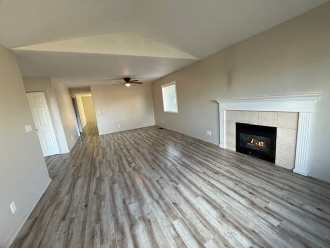 Building Photo - 577 Sunwood Dr NW