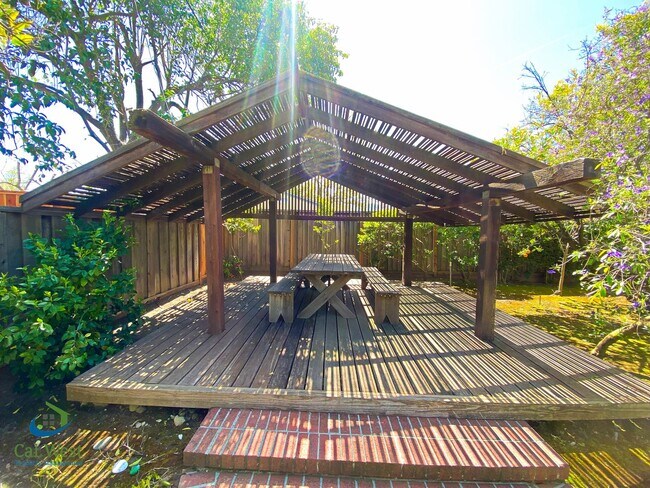 Building Photo - $5995 - Spacious 4 Bed/2 Bath Los Gatos Ho...