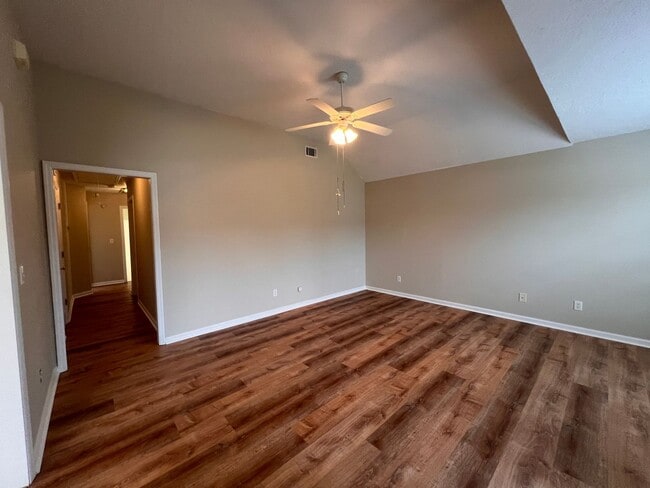 Building Photo - 204 Sand Fox Pl