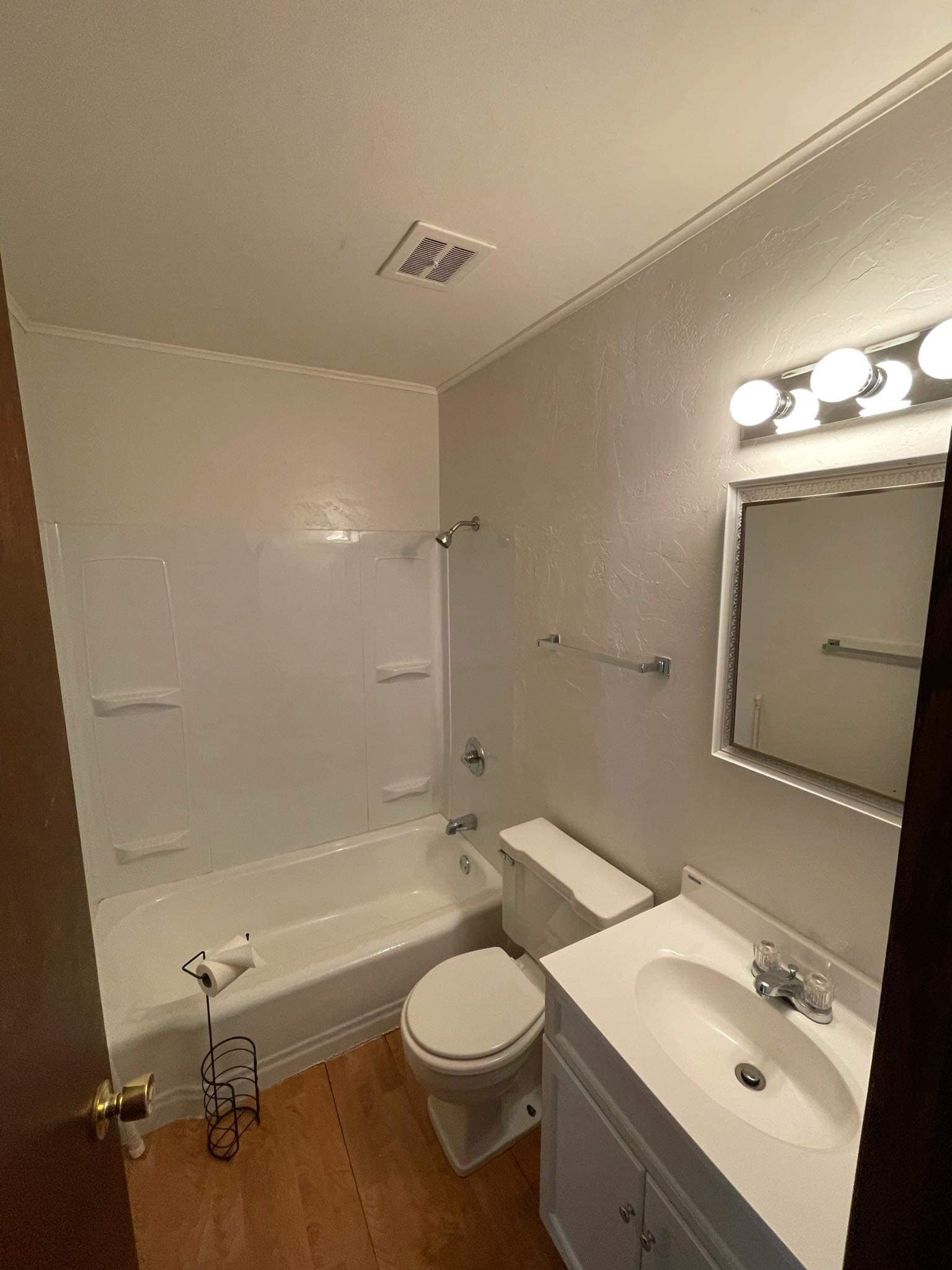 Building Photo - 224 N Eagle St