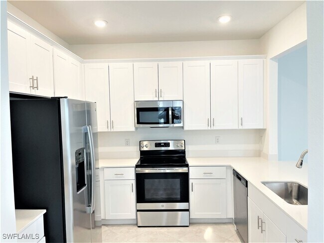 Building Photo - 2775 Blossom Wy