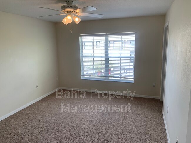 Building Photo - 2502 Lexington Oak Dr