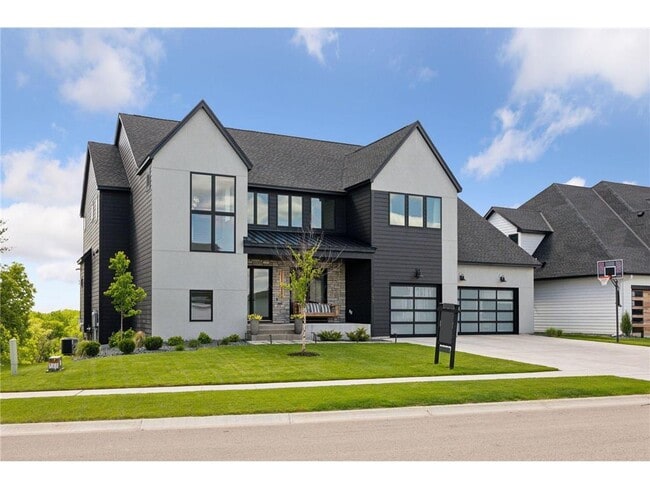 Building Photo - 6297 Yuma Ln N