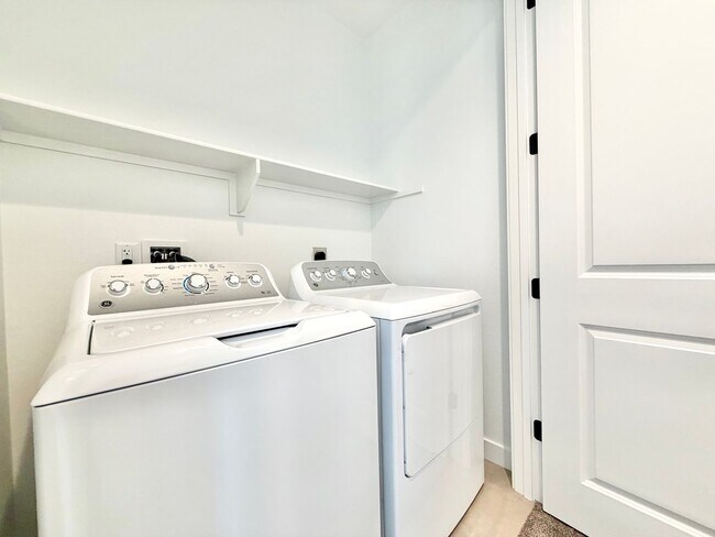 Building Photo - Turnkey Riverwalk Village 4 Bedroom Home with INCLUDED Solar, Upgrades & Prime Location