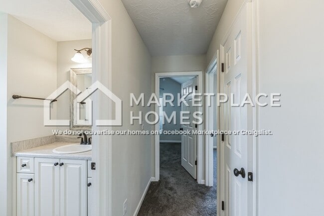 Building Photo - 803 Fenwick Ct