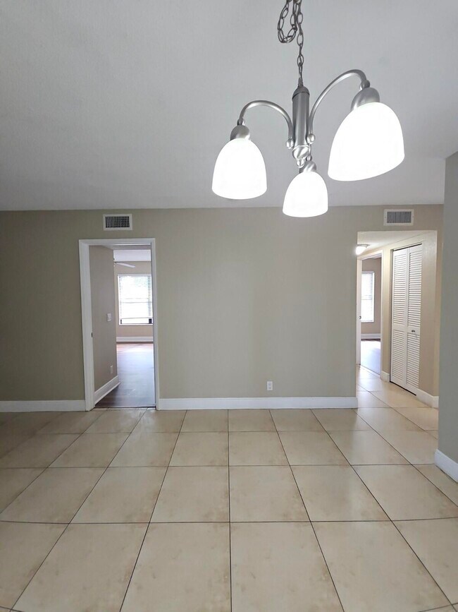 Building Photo - 1520 Windorah Way