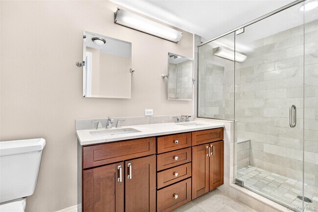 Building Photo - 225 Stanley Ave