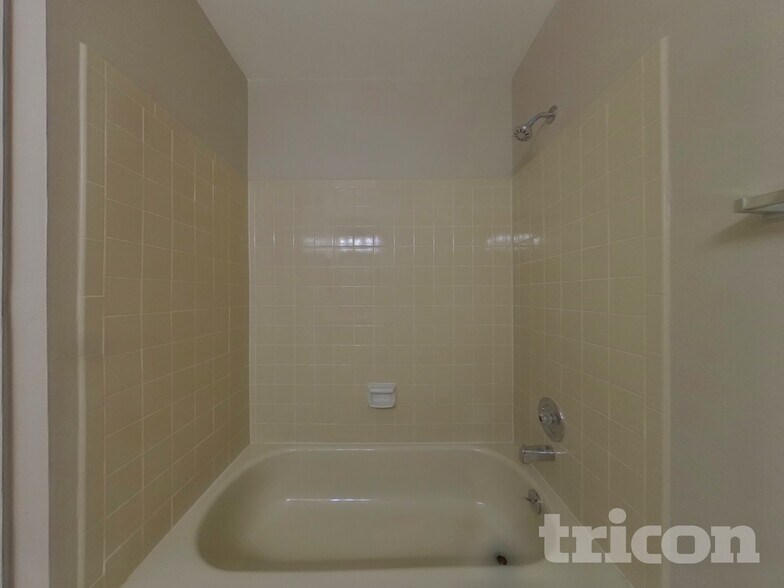 Building Photo - 19739 E Dartmouth Ave