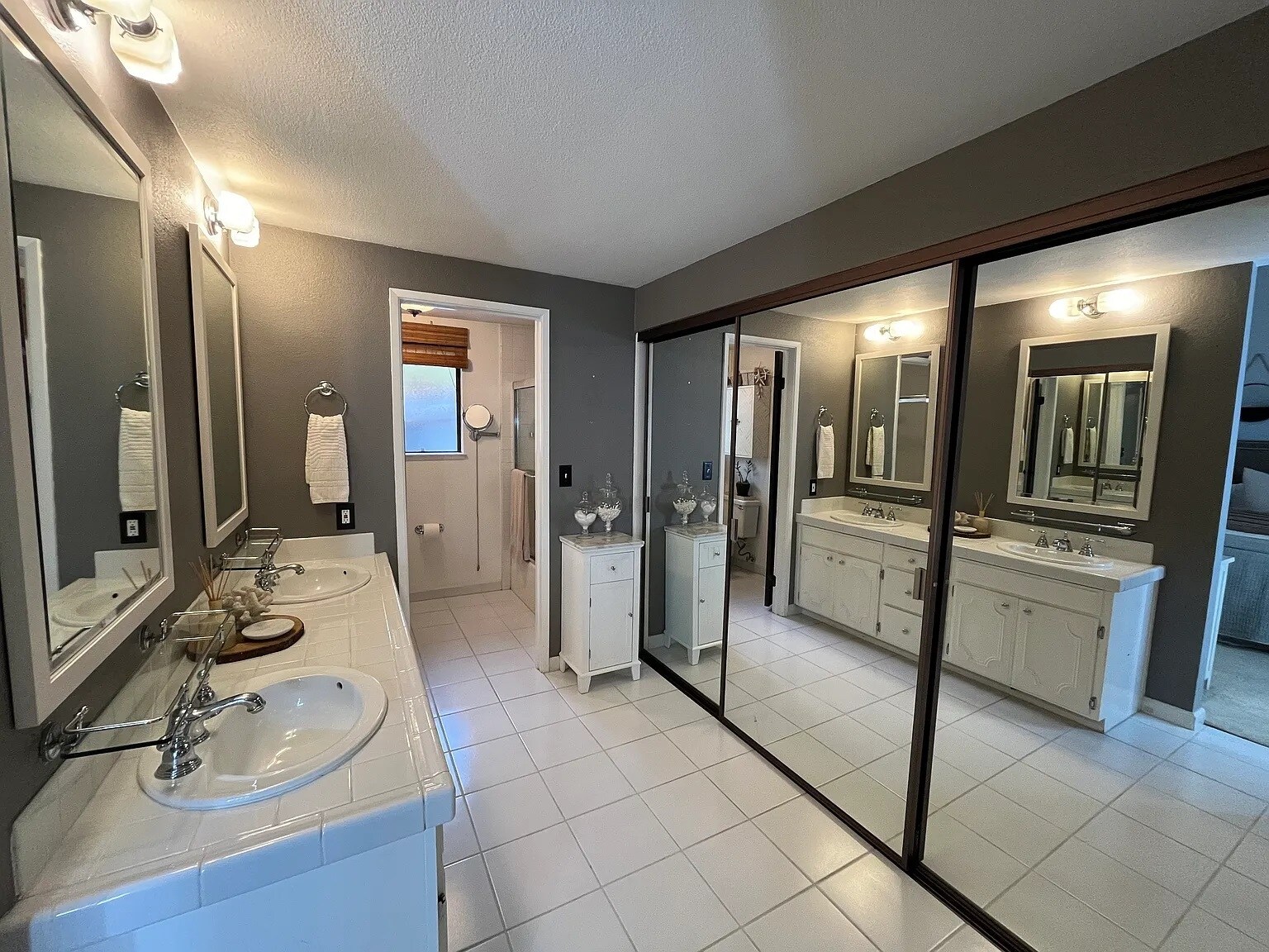 Primary bathrrom - 413 La Quinta Ct