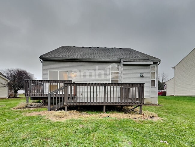 Building Photo - 4695 Woodfield Dr