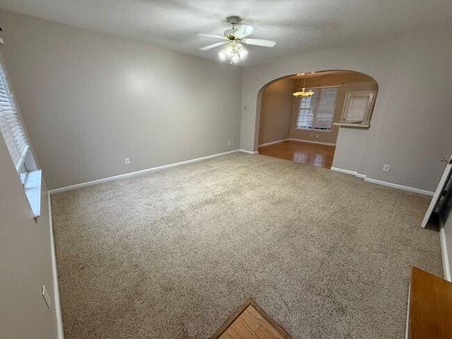 Building Photo - https://youtu.be/wyzPNZAWVWA?si=NV1Tv_AtGaQrvtzh