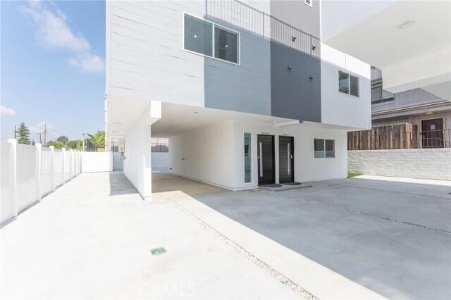 Building Photo - 6845 Haskell Ave