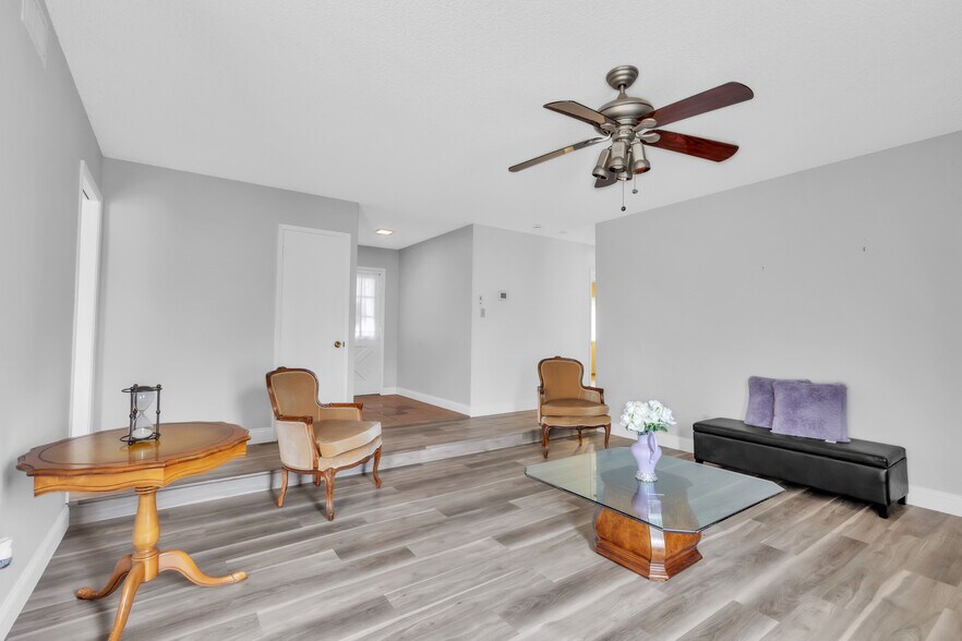 Building Photo - 6630 Lindbrook Way