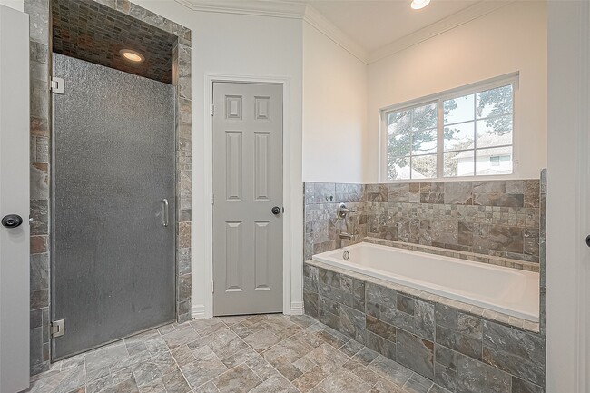 Building Photo - 1015 Sugar Lakes Dr